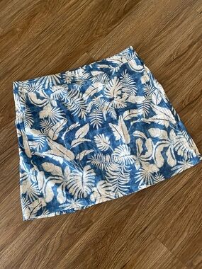 Ripskirt Hawaii tropical Hawaiian floral
Print one size.